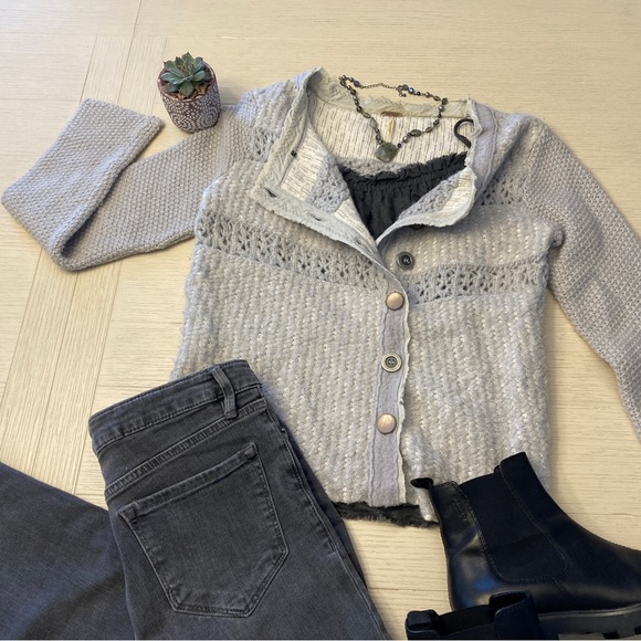Free People Gray asymmetrical Button Down Wool Blend Sweater Size S - Picture 4 of 10